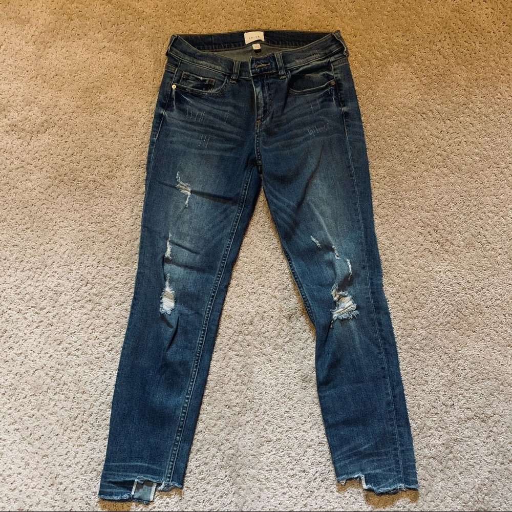 Distressed Jegging Jeans